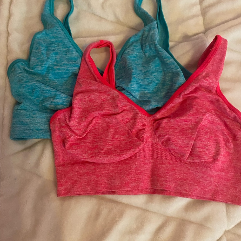 Women’s sports bras size large